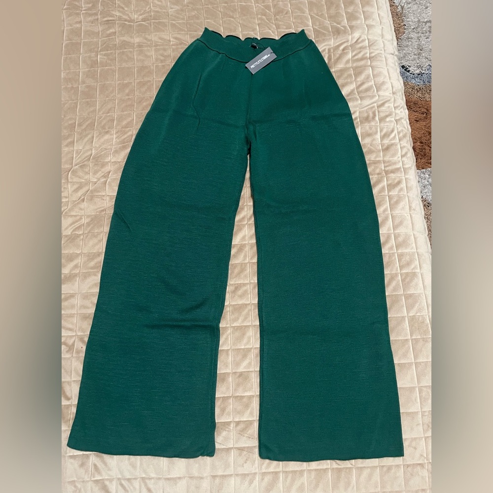 Elegant Green Wide-Leg Pants